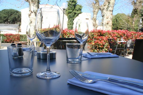 Fundamento Paphus navem armamentis duae