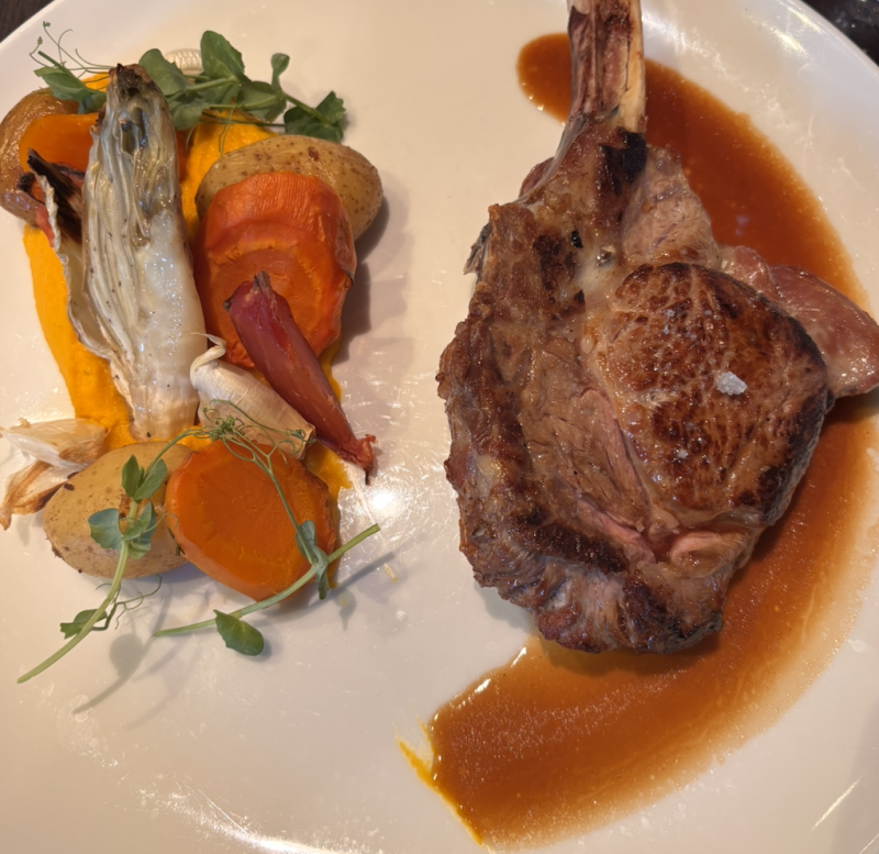 La Côte de veau et jus corsé au beurre noisette